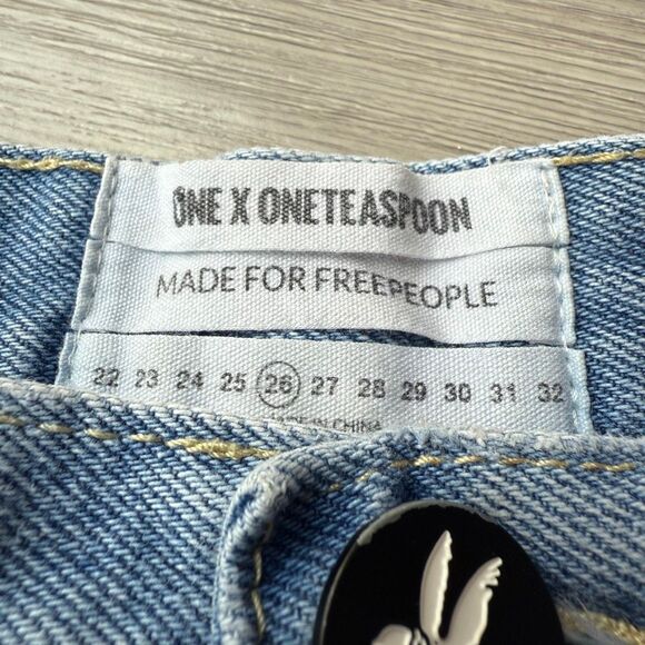 One Teaspoon for Free People Bandits Denim Shorts size 26 - Picture 2 of 5
